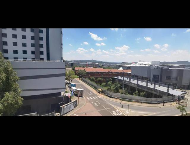 BUSINESS PROPERTY TO RENT IN LYNNWOOD GLEN